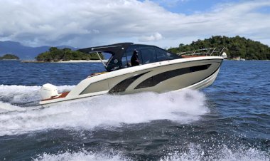 Iates superam jatos em mercado de luxo de US$ 48 bi; Empresa dá dicas do que avaliar na hora de comprar um barco